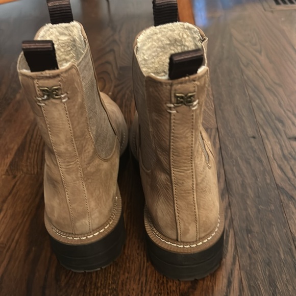 Sam Edelman Laguna Chelsea Boot - Picture 4 of 5